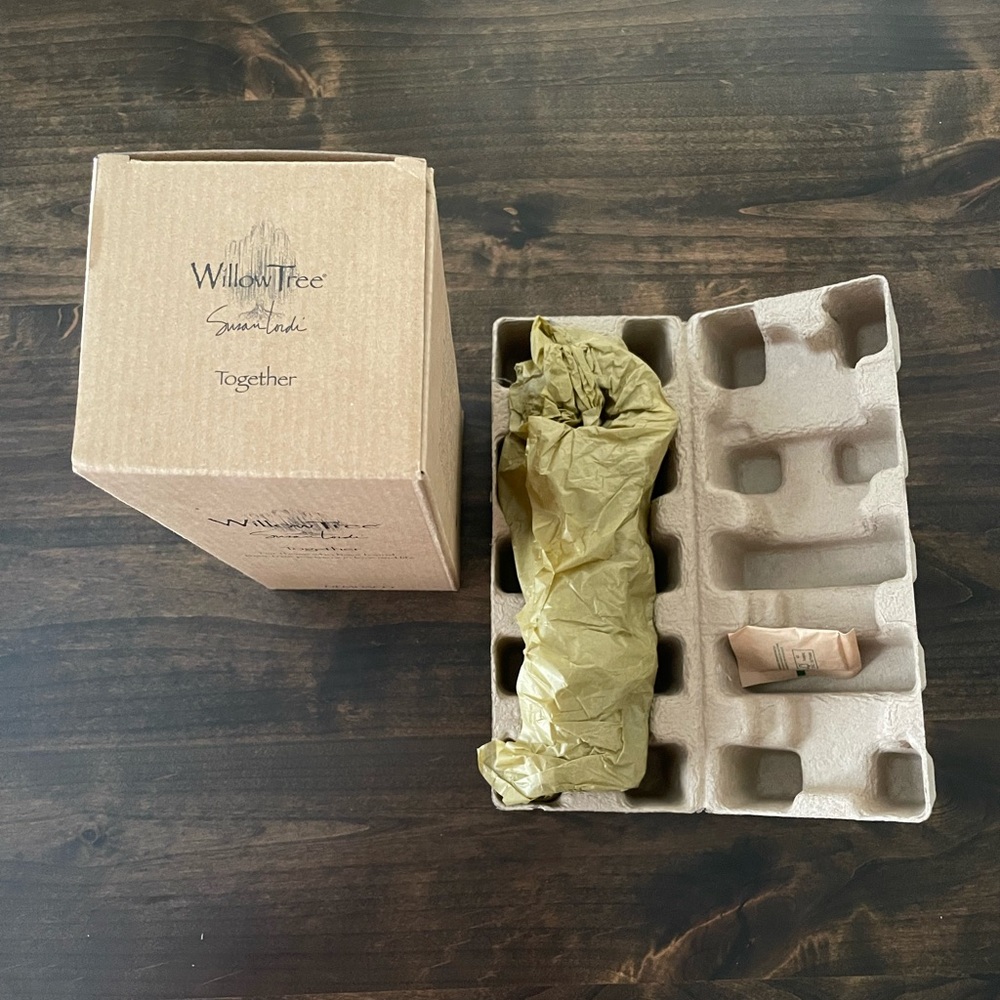 Willow Tree “Together” Figurine - Picture 10 of 10